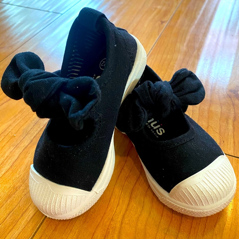 Chüs Athena Bow Shoes